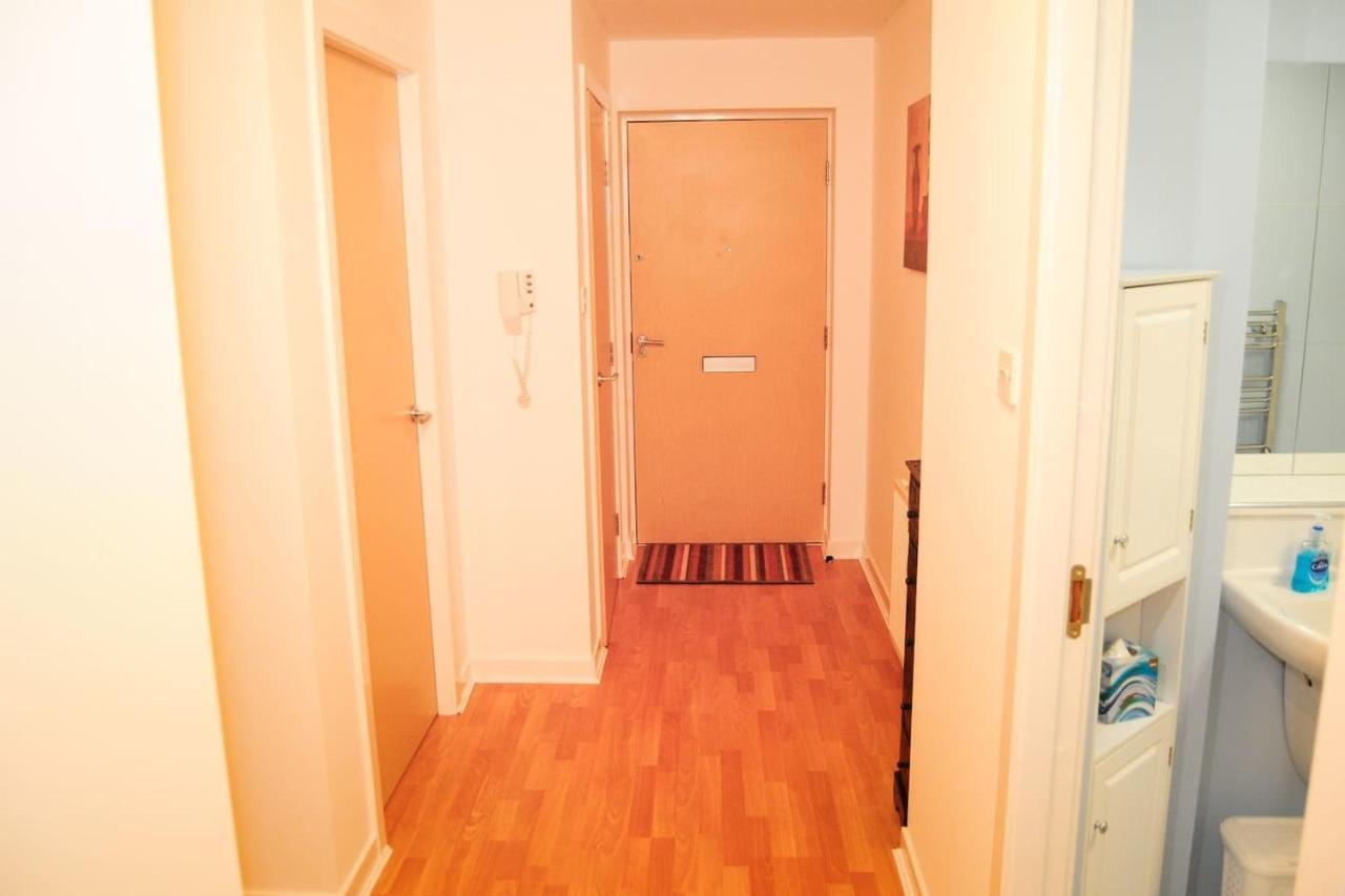 New Glasgow Family Home - Private Parking Kültér fotó